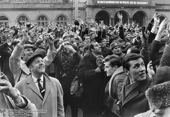 GDR Citizens Wave to Willy Brandt (March 19, 1970)